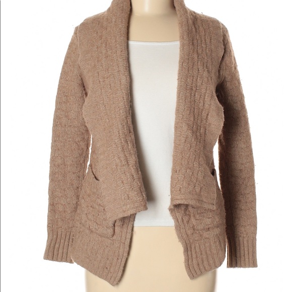 ⭐️HOST PICK ⭐️ Aritzia - Talula Gray Cashmere Knit Cardigan - Picture 3 of 6